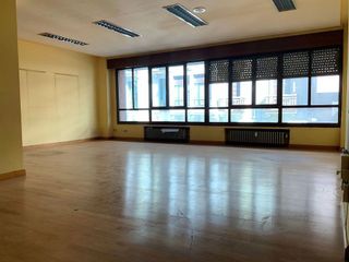 Oficina en alquiler en Centro Ciudad en León