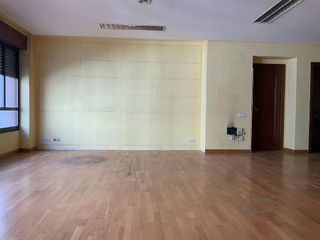 Oficina en alquiler en Centro Ciudad en León