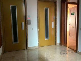 Oficina en alquiler en Centro Ciudad en León