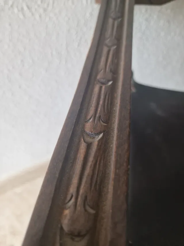 Silla Jamuga de Madera Tallada