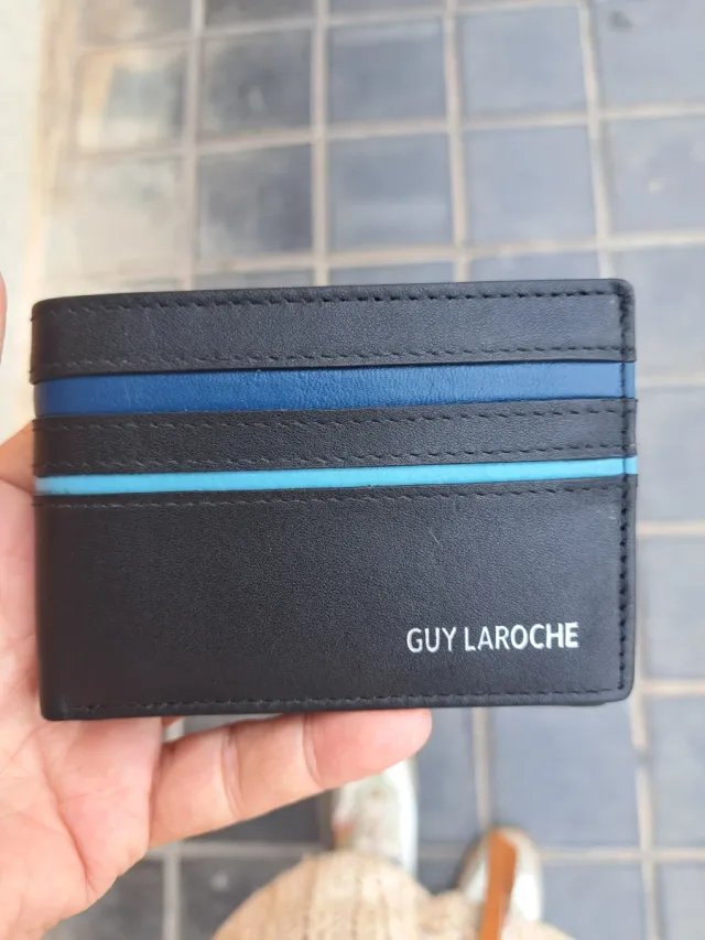 Cartera Guy Laroche Negra y Azul