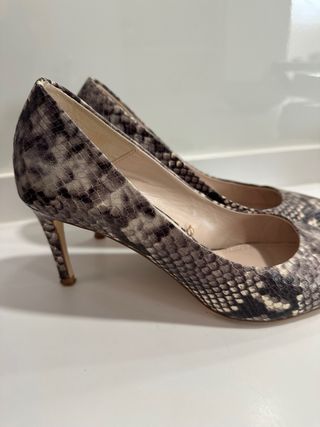 Zapatos Zara Talla 40 efecto piel serpiente