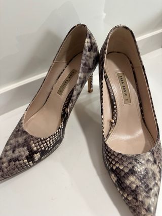 Zapatos Zara Talla 40 efecto piel serpiente