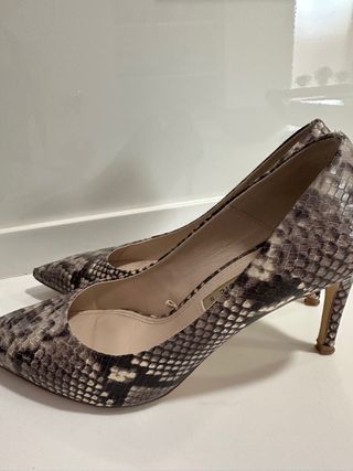 Zapatos Zara Talla 40 efecto piel serpiente