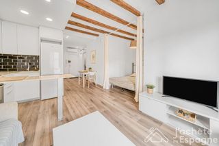 Piso en venta en El Raval en Barcelona