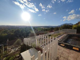 Chalet en venta en Abrera