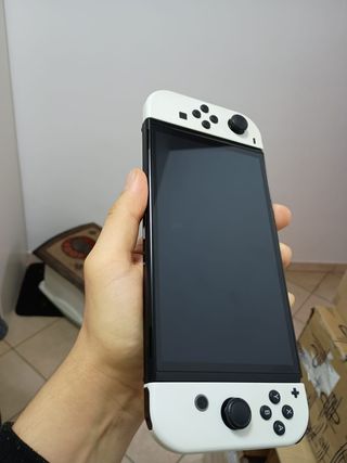Nintendo Switch OLED Bianca
