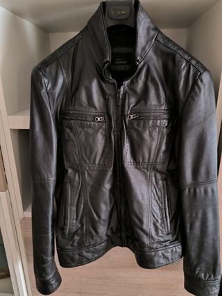 Chaqueta de piel Zara Negra