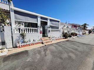 Casa adosada en venta en La Siesta - El Salado - Torreta en Torrevieja