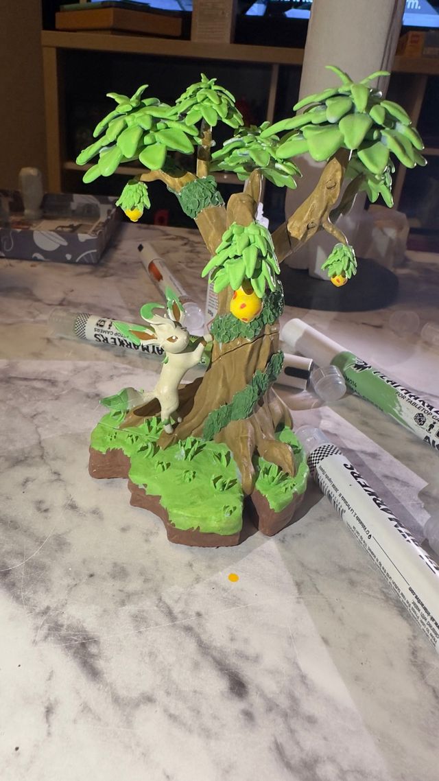 Figura Pokémon Leafeon en 3D diseño propio.