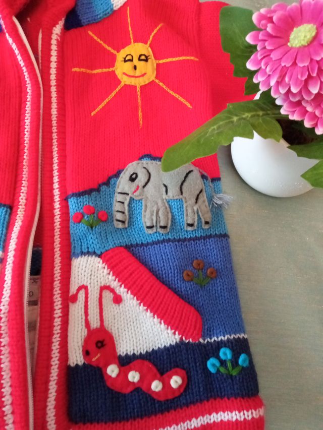 Chaqueta artesanal niña con capucha