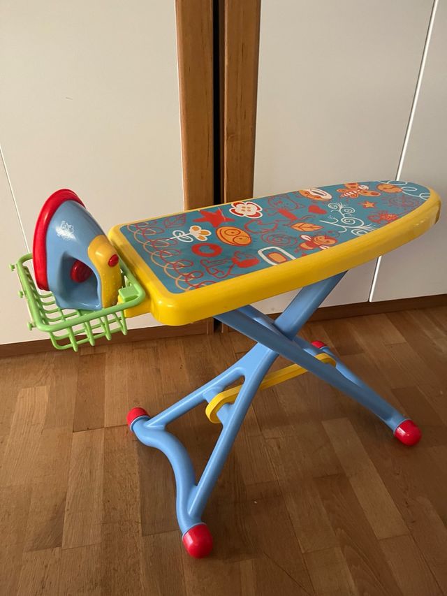 Tabla de planchar de juguete