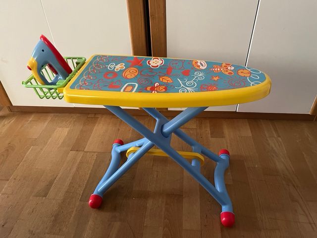 Tabla de planchar de juguete