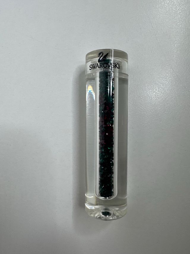 Piedras Swarovski Verdes y Rojas