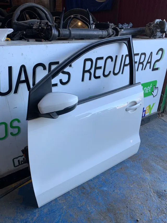 Puerta Delantera Izquierda VW Polo 6R Blanca