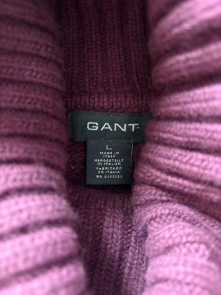 Jersey Gant cuello alto trenzado morado