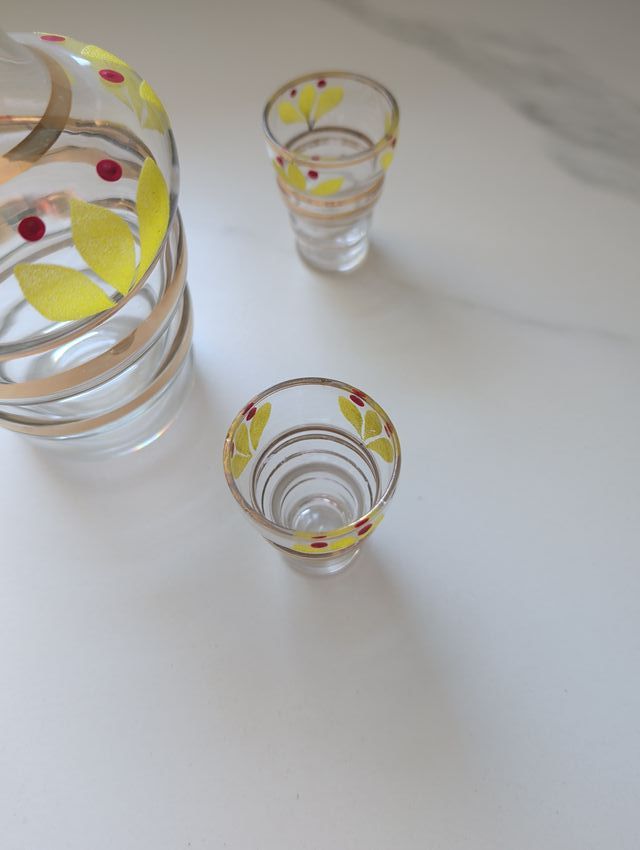 Juego decantador y 4 vasitos de vidrio