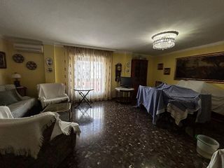 Chalet en venta en Ctra. Circunvalación - La Magdalena en Jaén