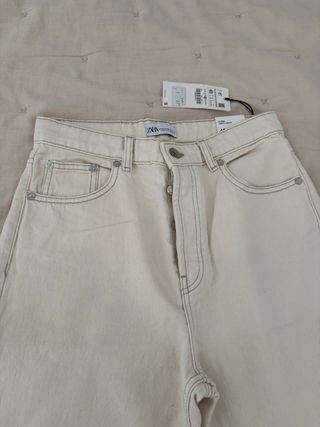 Pantalón vaquero Zara blanco talla 38/40