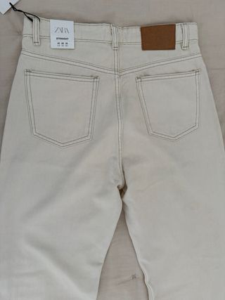 Pantalón vaquero Zara blanco talla 38/40