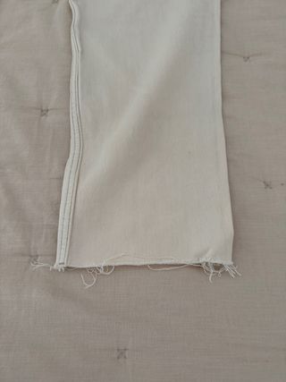 Pantalón vaquero Zara blanco talla 38/40