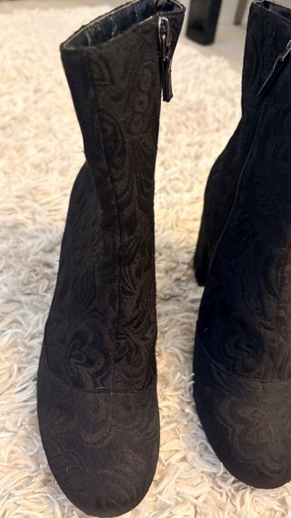 Stivaletti Benetton N.38 ricamati neri