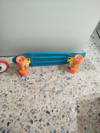 Monopatín infantil azul