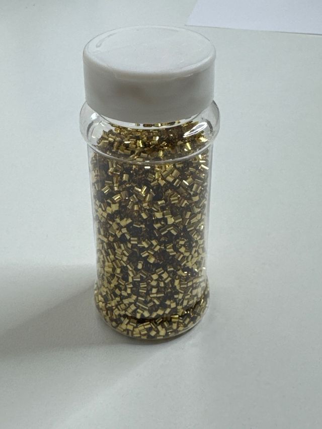 Piezas doradas para bisutería