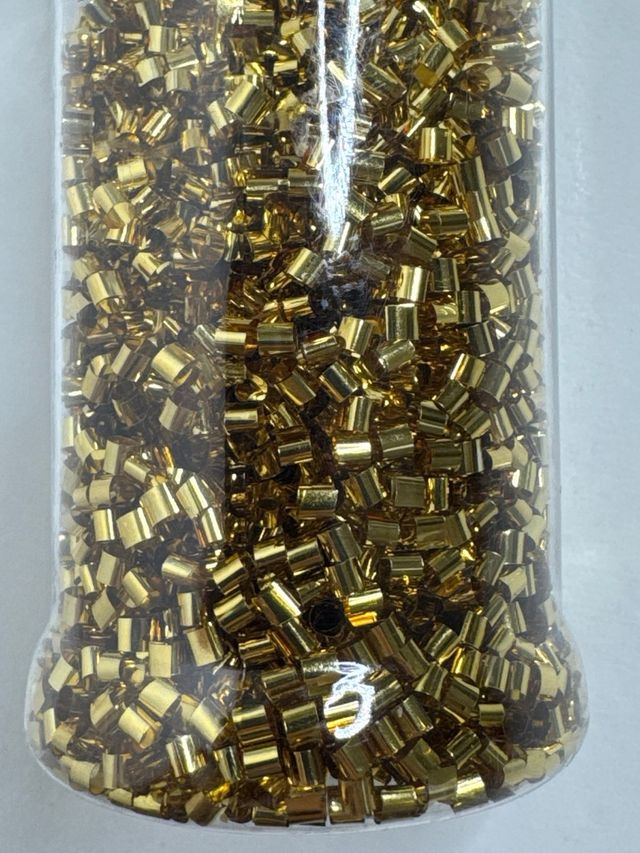 Piezas doradas para bisutería