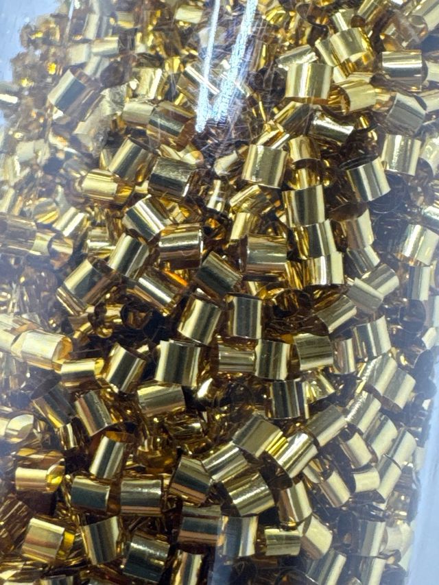 Piezas doradas para bisutería