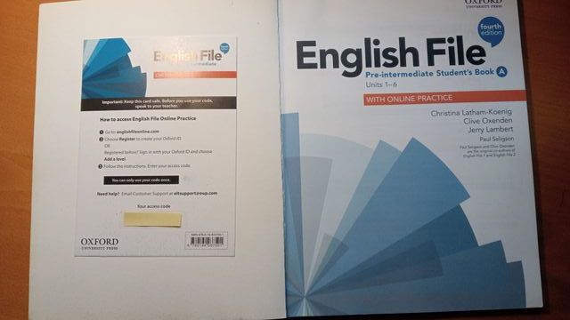 English File 4th Edition Pre-Intermediate. Mult...