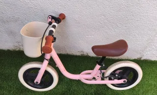 Bicicleta de equilibrio rosa