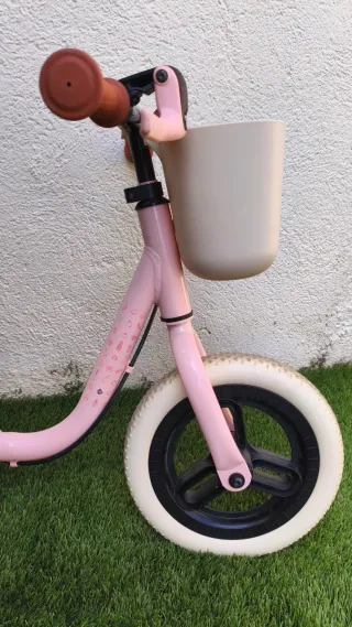 Bicicleta de equilibrio rosa