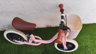 Bicicleta de equilibrio rosa