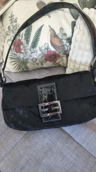 Borsa Fendi Baguette Valeria nera