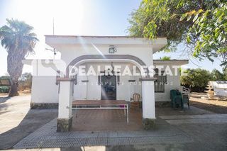 Chalet en venta en Carmona