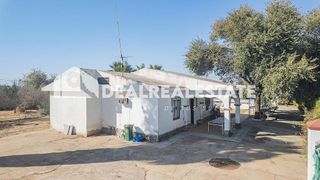 Chalet en venta en Carmona
