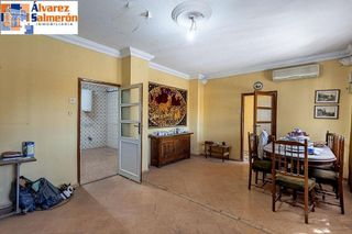 Terreno en venta en Avda. De los Ogíjares en Armilla