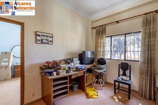 Terreno en venta en Avda. De los Ogíjares en Armilla