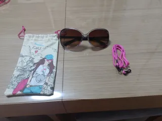 Gafas de sol infantiles marrones y rosas