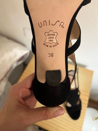Sandalias Unisa Negras Tacón