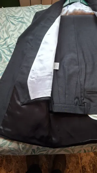 Traje de caballero con chaleco talla 48
