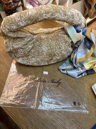 Borsetta donna velluto beige con foulard