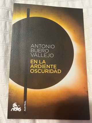 En la ardiente oscuridad (Spanish Edition)