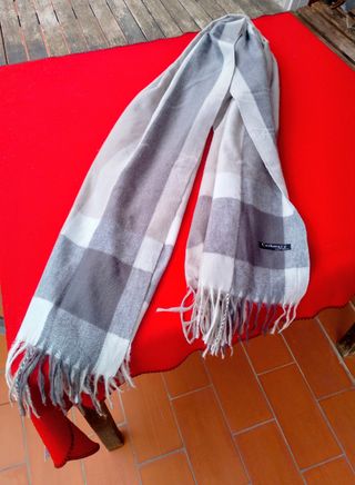 Fular sensación cachemira gris y blanco