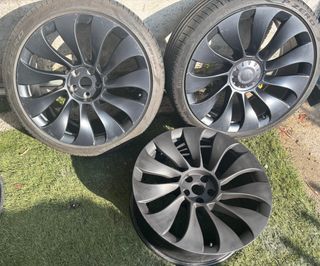 3 Llantas Überrurbine Tesla Model 3 21” Originales