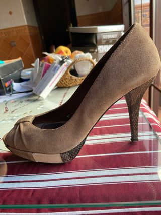 Zapato tacón beige/marrón