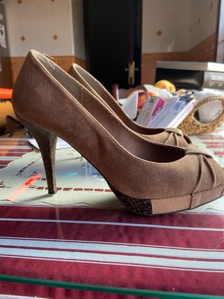 Zapato tacón beige/marrón
