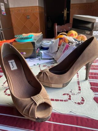 Zapato tacón beige/marrón