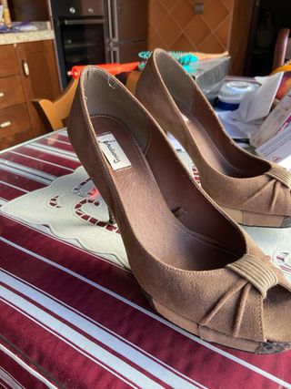 Zapato tacón beige/marrón